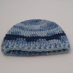 NWOT Hand Knitted Slough Toboggan Hat Girls multicolored blues